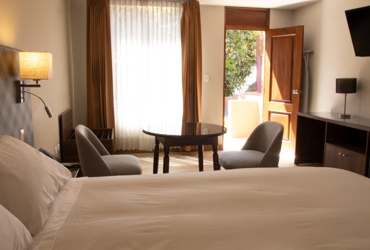 https://delisehoteles.com/wp-content/uploads/2022/09/delise-hoteles-web-la-maison-habitaciones-matrimonial-3.jpg